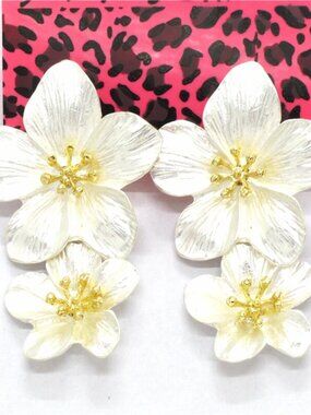 Betsey Johnson goldtone white flower dangle stud earrings NEW
